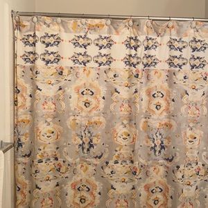 ANTHROPOLOGIE Shower Curtain in Excellent Condition